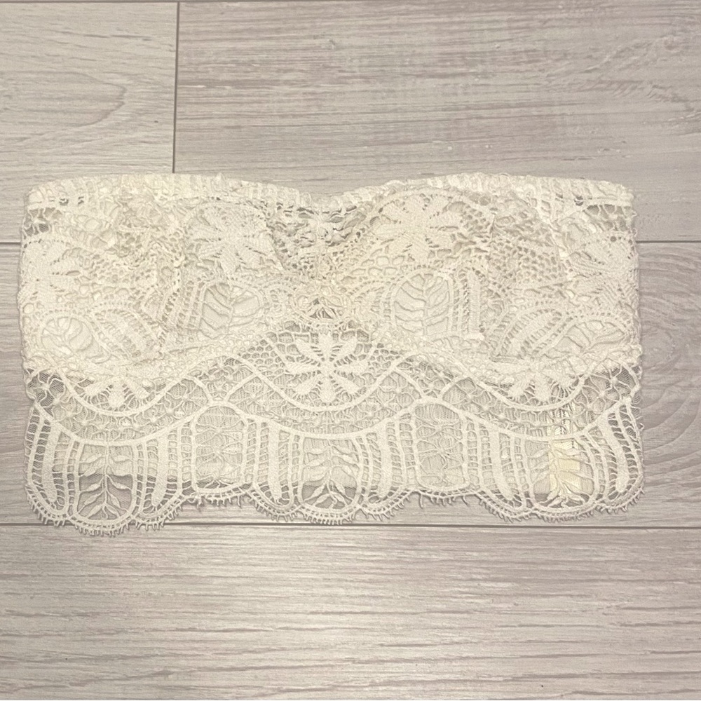 Free People Creamy Ivory Crochet Lace Lumi Bandeau.